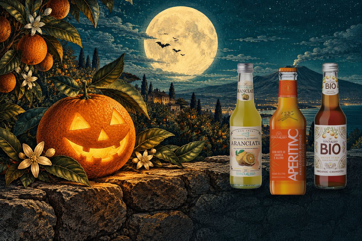 La notte delle arance: arancia intagliata, Aperitivo Biondo, Aranciata e Chinotto BIO sotto la luna di Halloween
